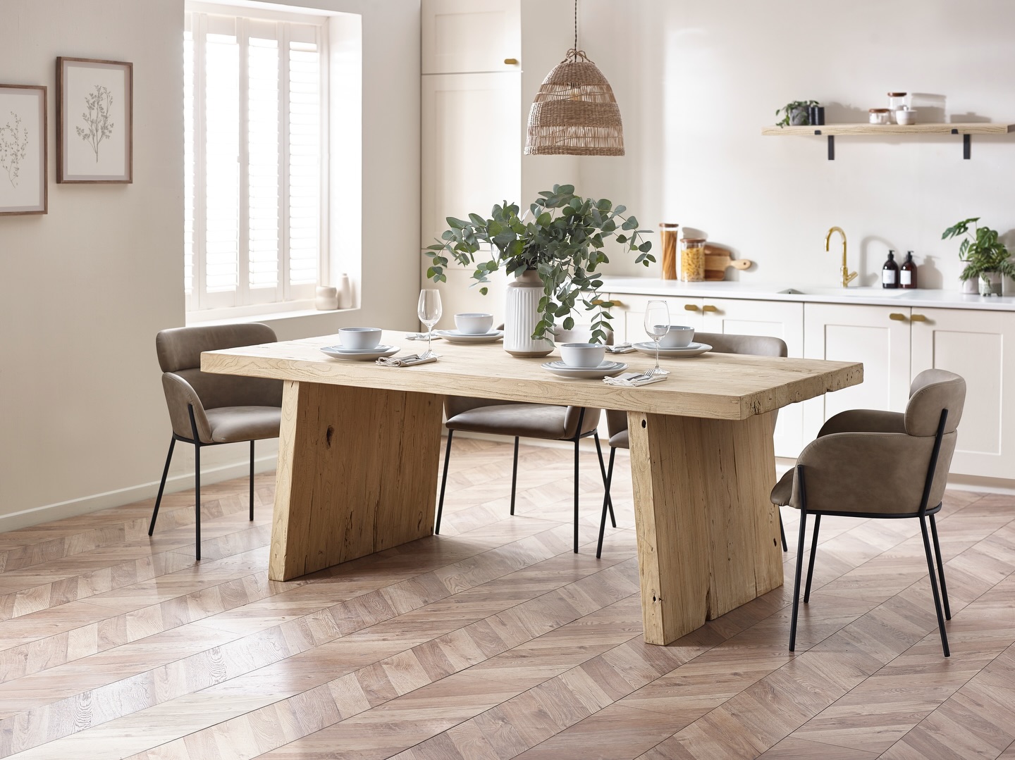 Acumen Furniture Breakdown: Custom Sizing, Quality Craftsmanship, and Fast Shipping